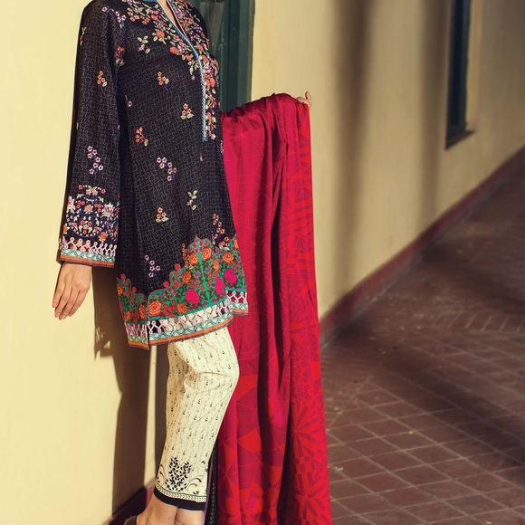 Sania maskatiya winter collection 3 pc - Picture 2 of 4